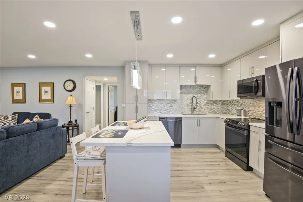 2720 Beaver Creek, Las Vegas, NV 89117