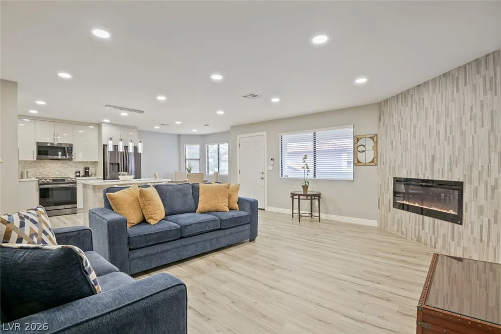 2720 Beaver Creek, Las Vegas, NV 89117