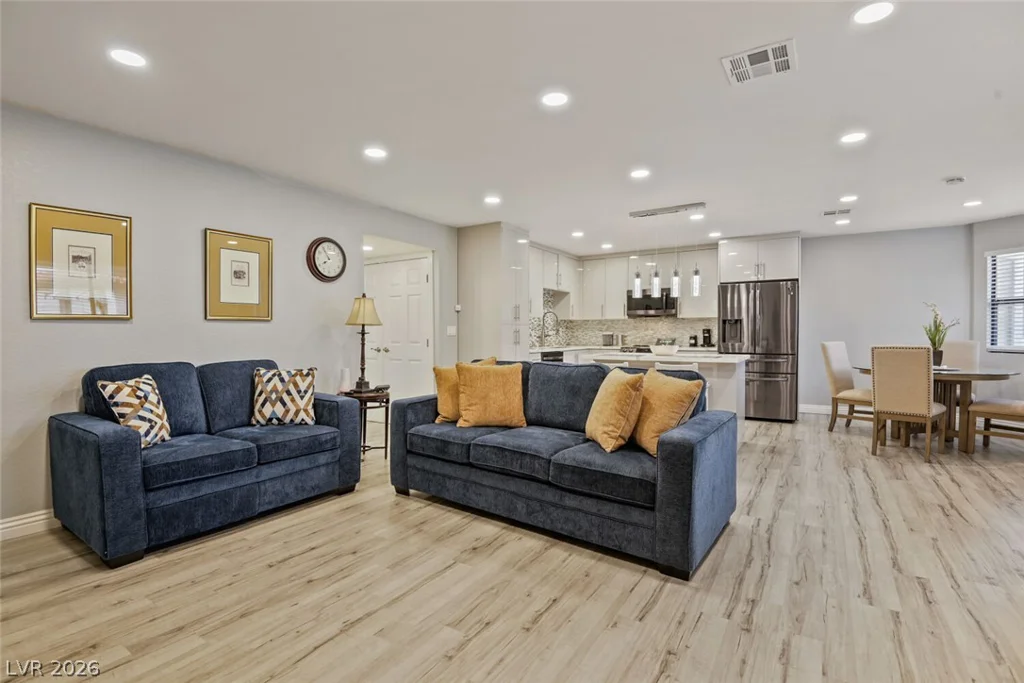 2720 Beaver Creek, Las Vegas, NV 89117