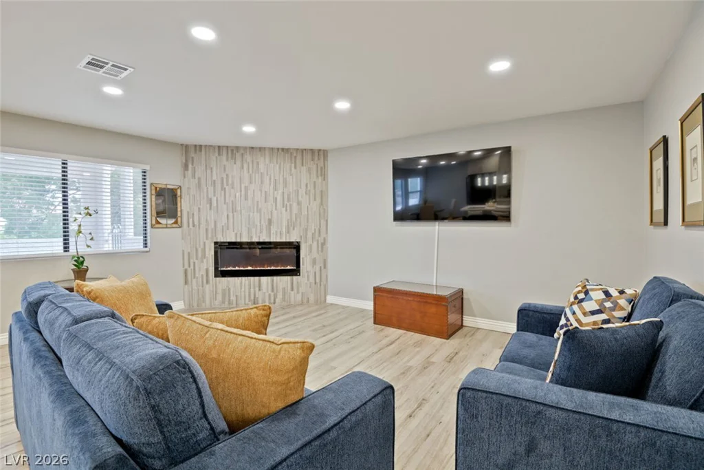 2720 Beaver Creek, Las Vegas, NV 89117