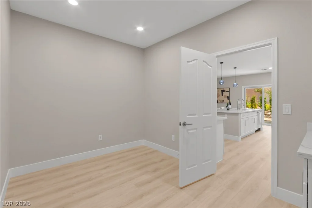 2100 Burtonsville, Henderson, NV 89044