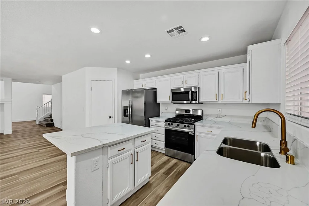 6729 Montezuma Castle, North Las Vegas, NV 89084