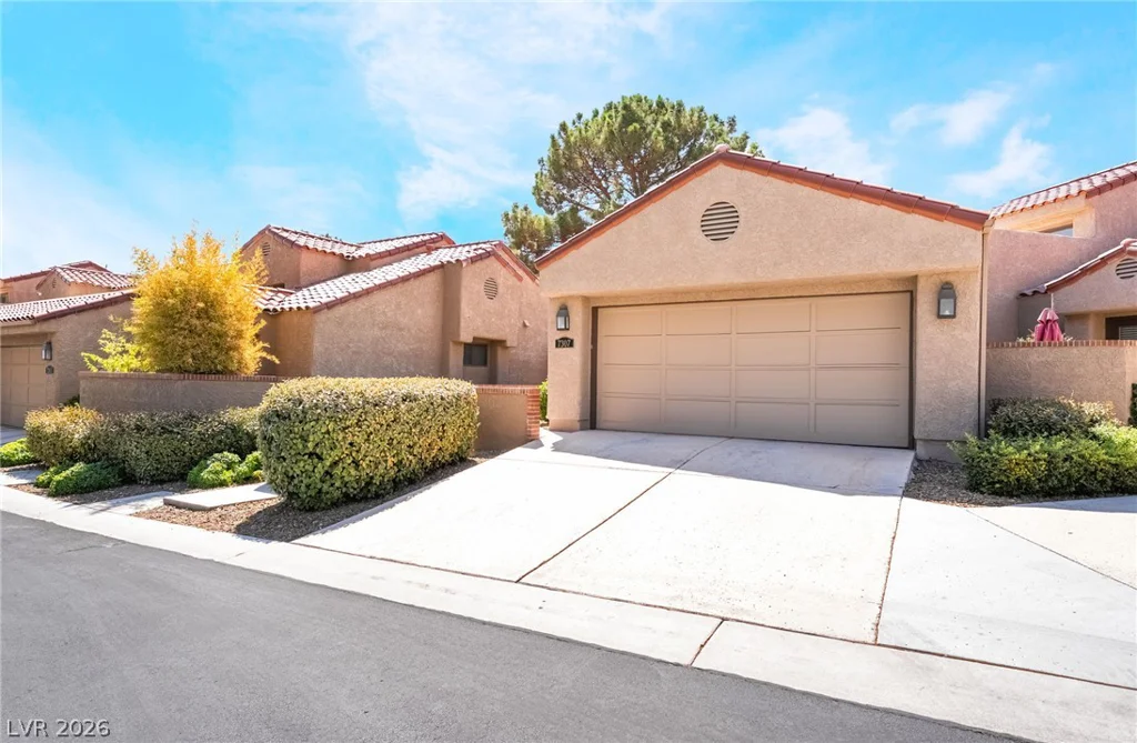 7307 Mission Hills, Las Vegas, NV 89113