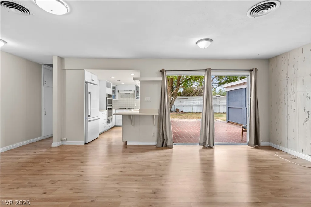 561 Bonita, Las Vegas, NV 89104