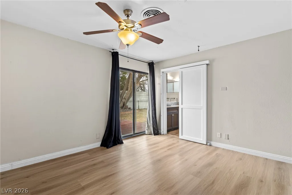 561 Bonita, Las Vegas, NV 89104