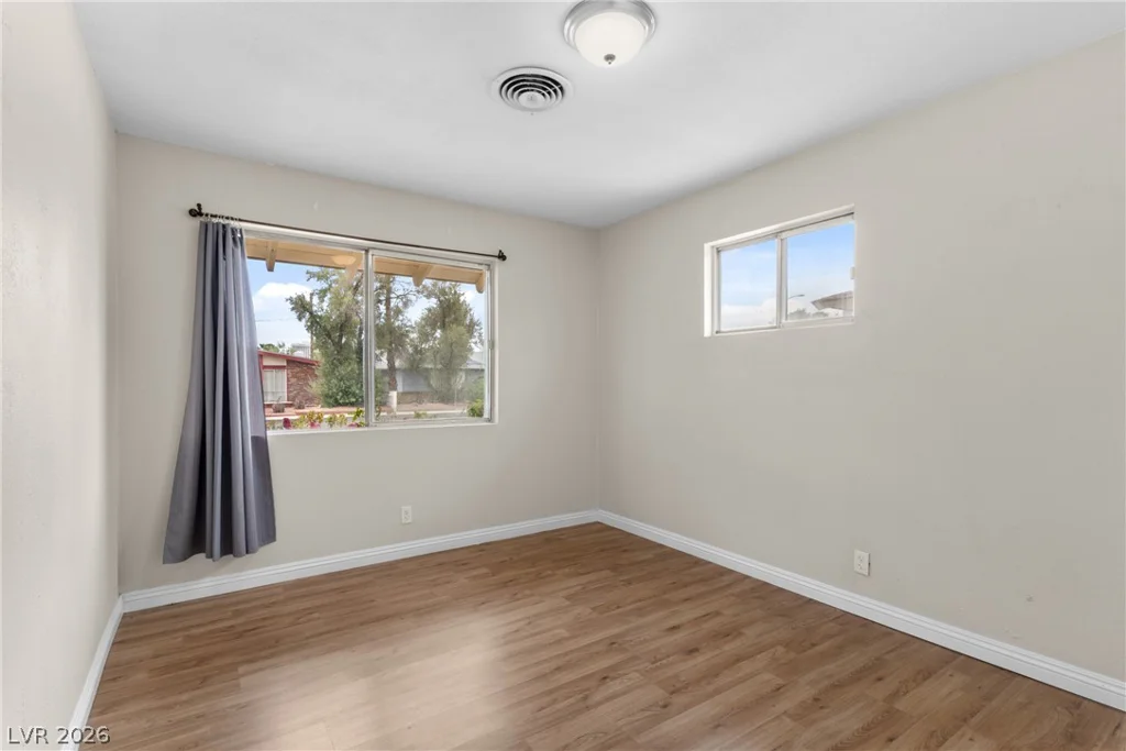 561 Bonita, Las Vegas, NV 89104