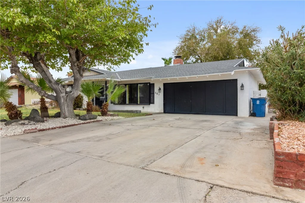 561 Bonita, Las Vegas, NV 89104