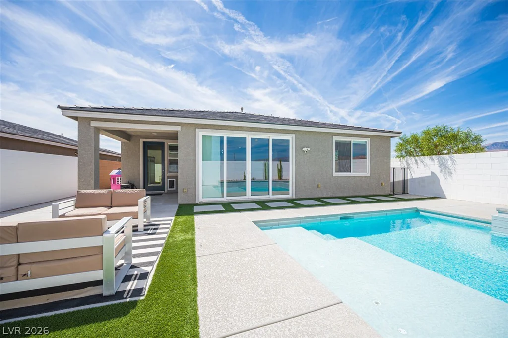 10184 Ocher Valley, Las Vegas, NV 89178