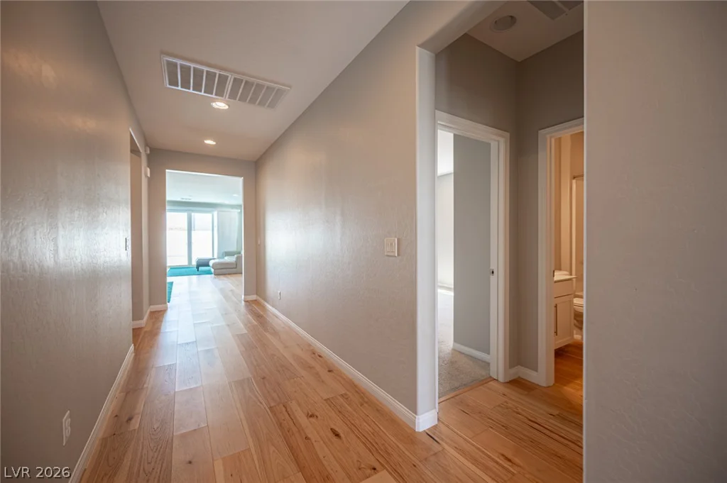 10184 Ocher Valley, Las Vegas, NV 89178