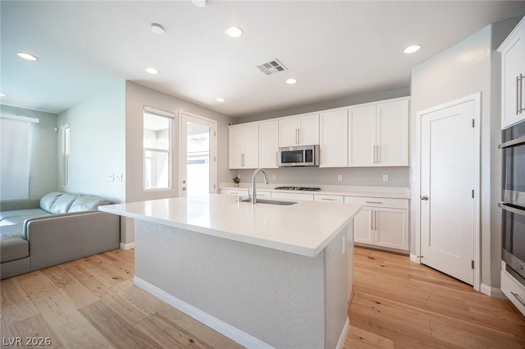 10184 Ocher Valley, Las Vegas, NV 89178