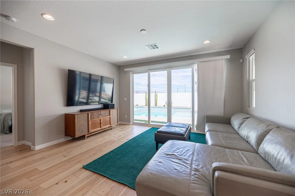 10184 Ocher Valley, Las Vegas, NV 89178