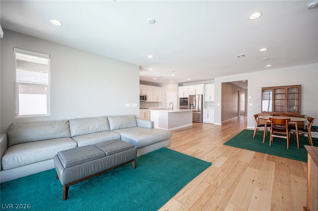 10184 Ocher Valley, Las Vegas, NV 89178