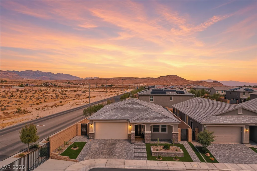 10184 Ocher Valley, Las Vegas, NV 89178