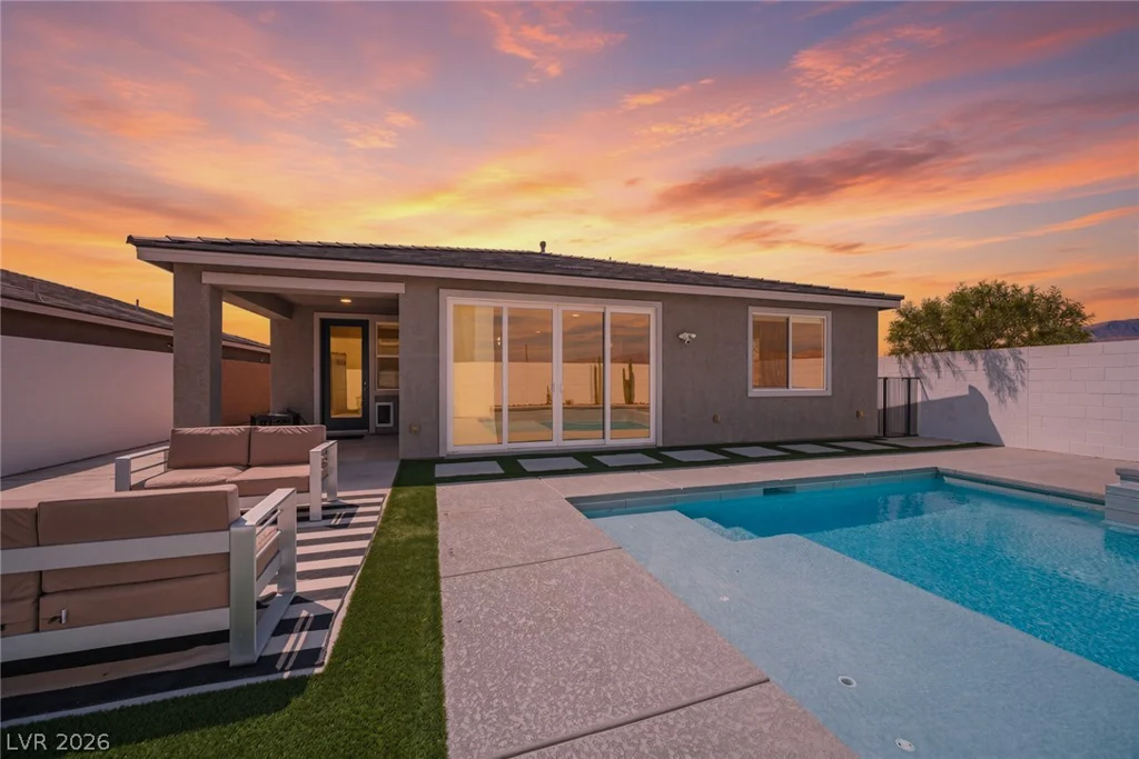 10184 Ocher Valley, Las Vegas, NV 89178
