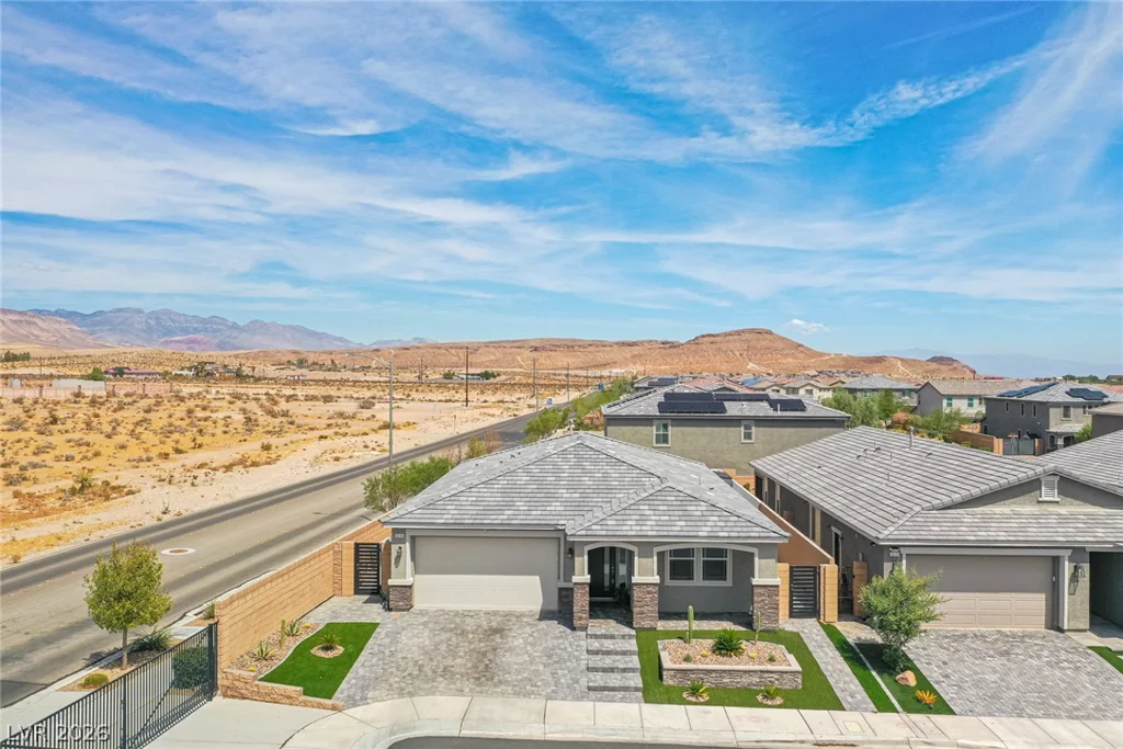 10184 Ocher Valley, Las Vegas, NV 89178