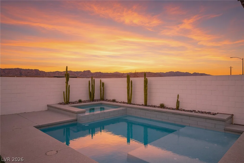 10184 Ocher Valley, Las Vegas, NV 89178