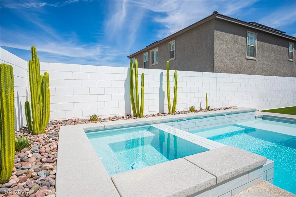10184 Ocher Valley, Las Vegas, NV 89178