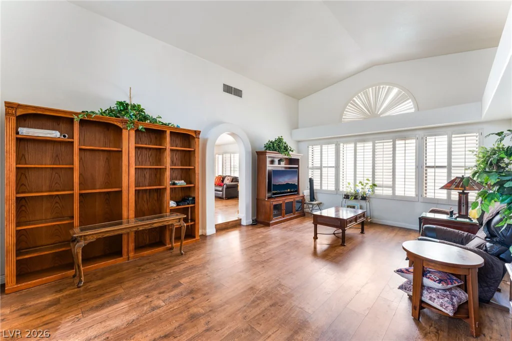 2305 Bear Valley, Las Vegas, NV 89128