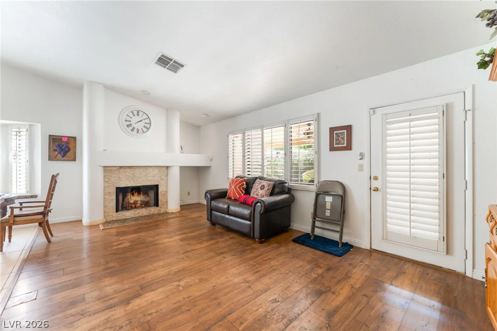 2305 Bear Valley, Las Vegas, NV 89128