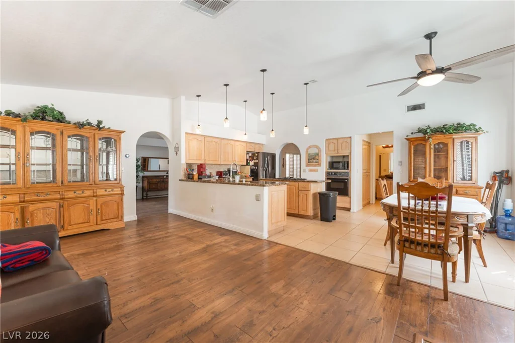 2305 Bear Valley, Las Vegas, NV 89128