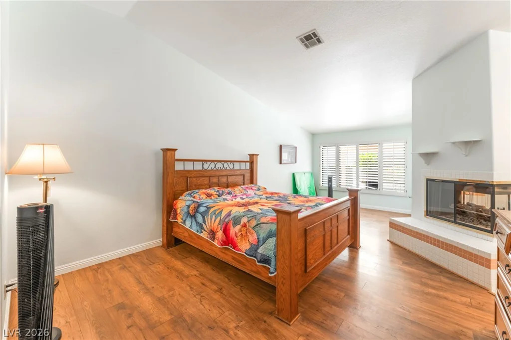 2305 Bear Valley, Las Vegas, NV 89128