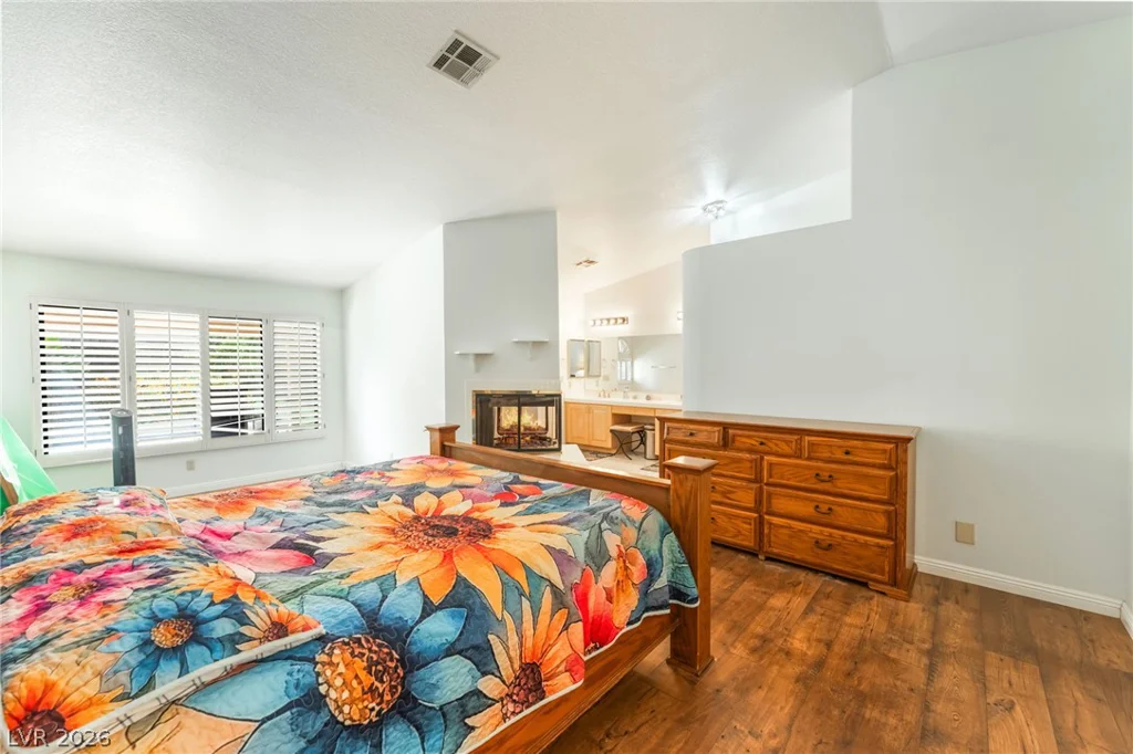 2305 Bear Valley, Las Vegas, NV 89128