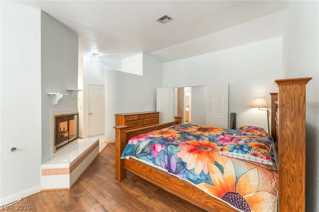 2305 Bear Valley, Las Vegas, NV 89128