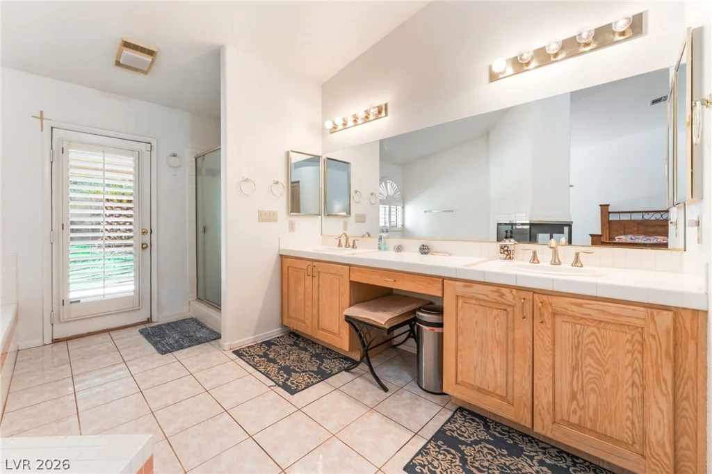 2305 Bear Valley, Las Vegas, NV 89128