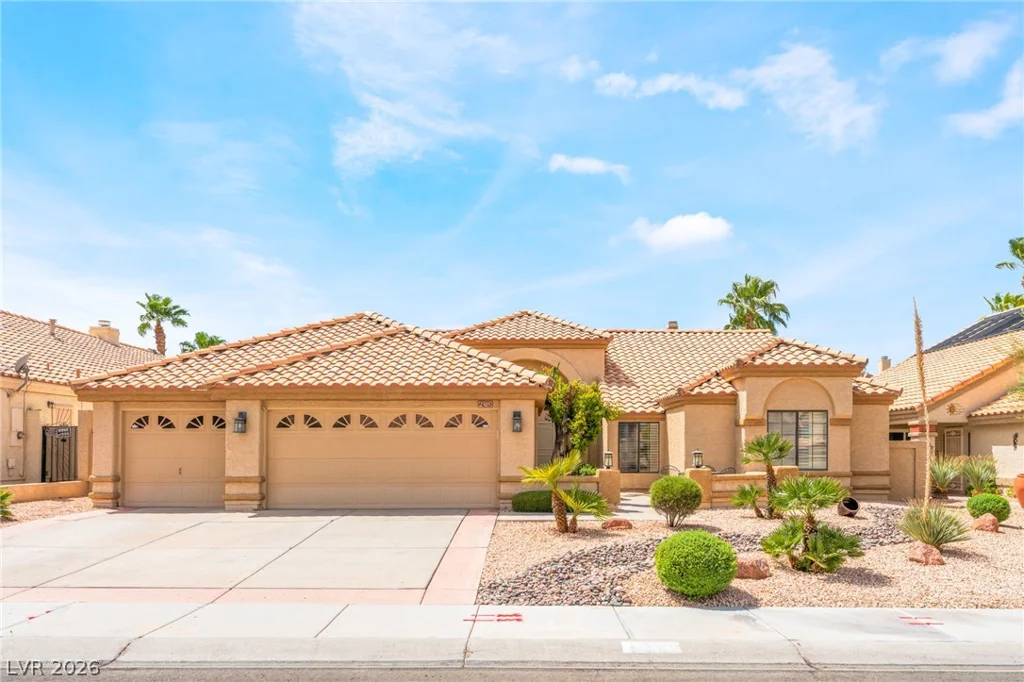 2305 Bear Valley, Las Vegas, NV 89128