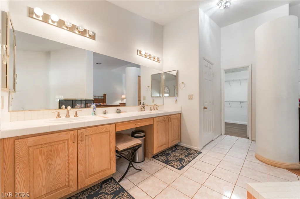 2305 Bear Valley, Las Vegas, NV 89128