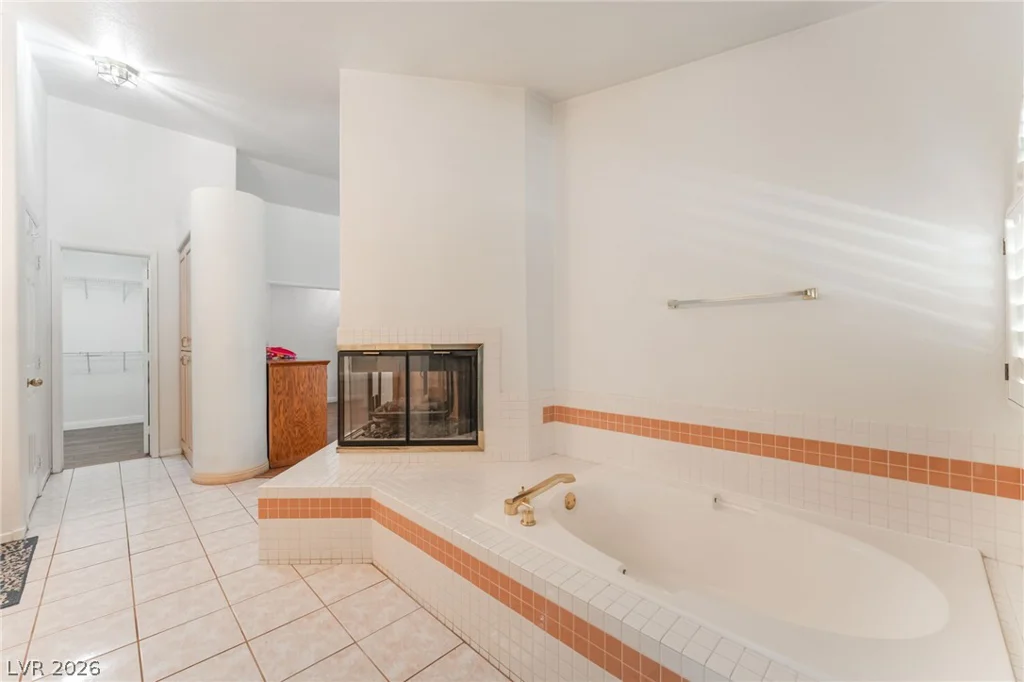 2305 Bear Valley, Las Vegas, NV 89128