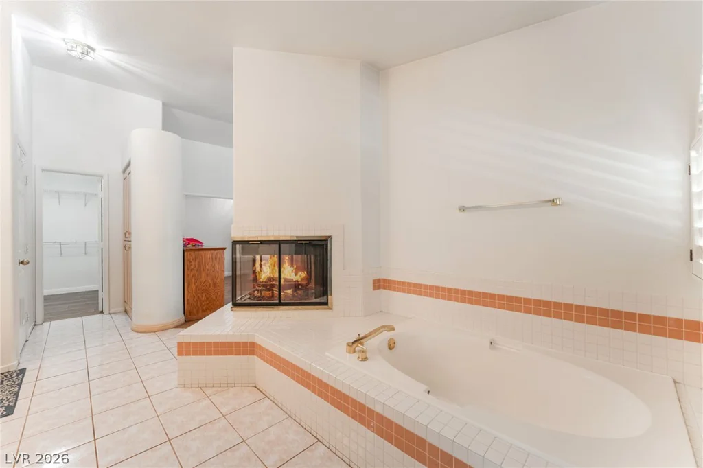 2305 Bear Valley, Las Vegas, NV 89128