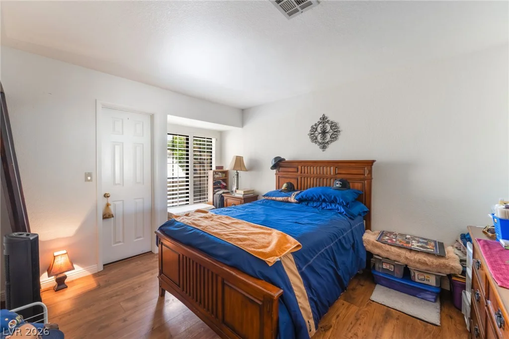 2305 Bear Valley, Las Vegas, NV 89128