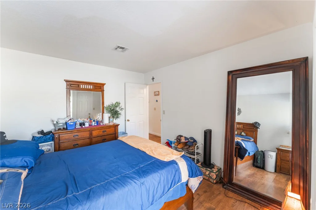 2305 Bear Valley, Las Vegas, NV 89128