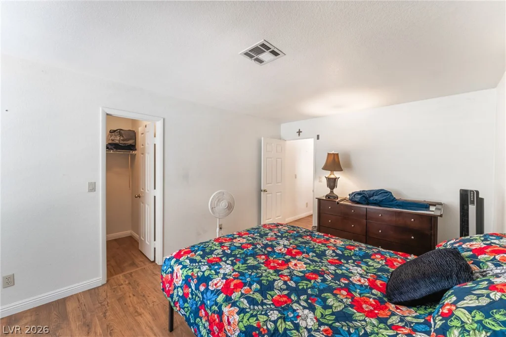 2305 Bear Valley, Las Vegas, NV 89128