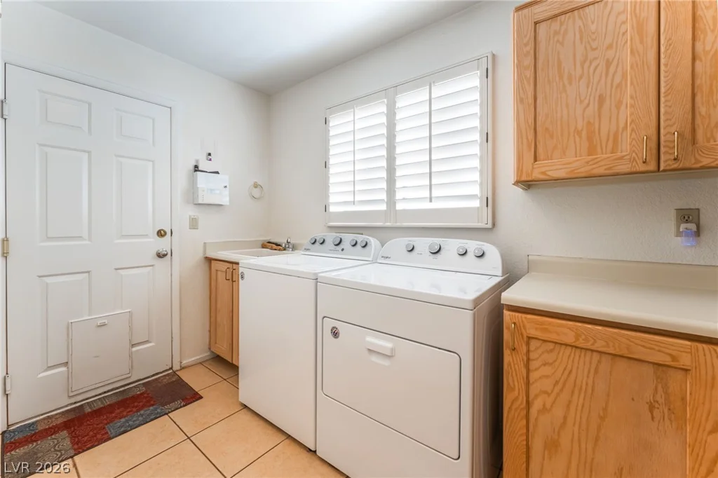 2305 Bear Valley, Las Vegas, NV 89128
