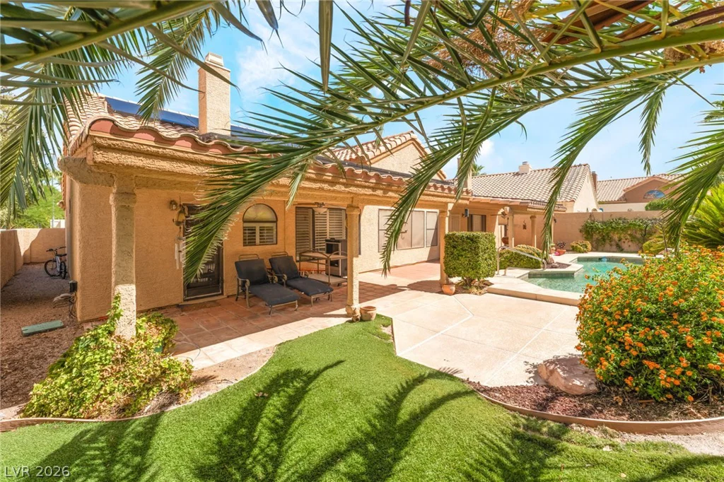 2305 Bear Valley, Las Vegas, NV 89128