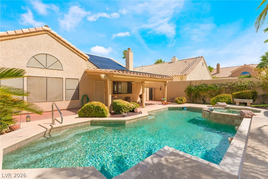 2305 Bear Valley, Las Vegas, NV 89128