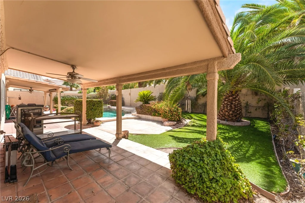 2305 Bear Valley, Las Vegas, NV 89128