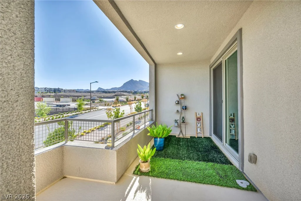 11512 Fleet Wing, Las Vegas, NV 89138