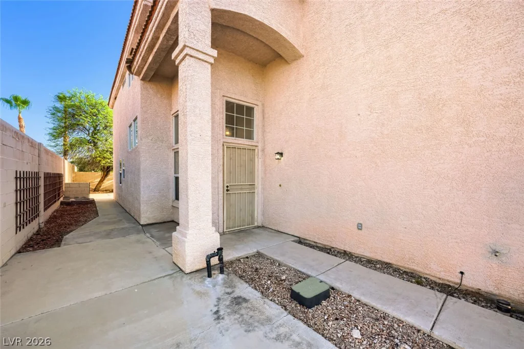 9304 Chilly Pond, Las Vegas, NV 89129