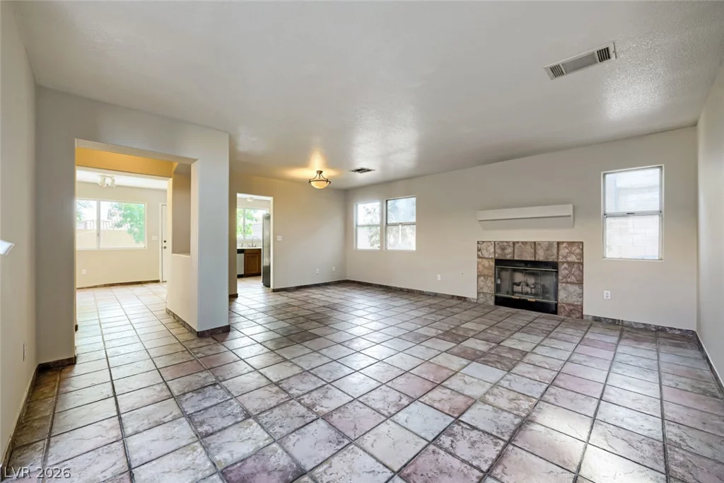 9304 Chilly Pond, Las Vegas, NV 89129
