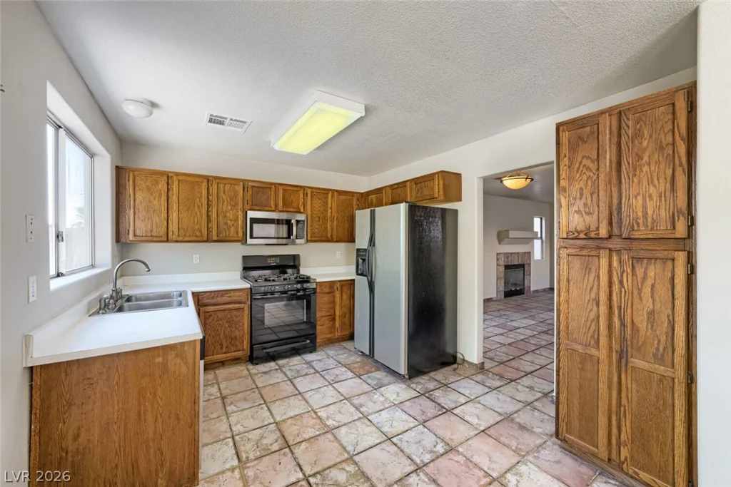 9304 Chilly Pond, Las Vegas, NV 89129