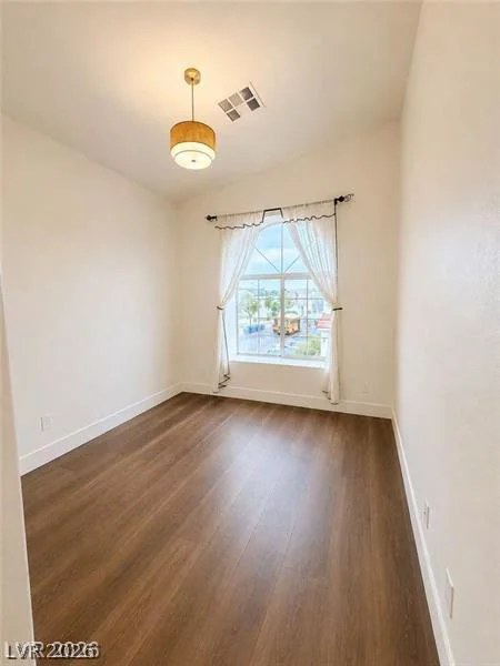 1529 Tillman Falls, Las Vegas, NV 89183