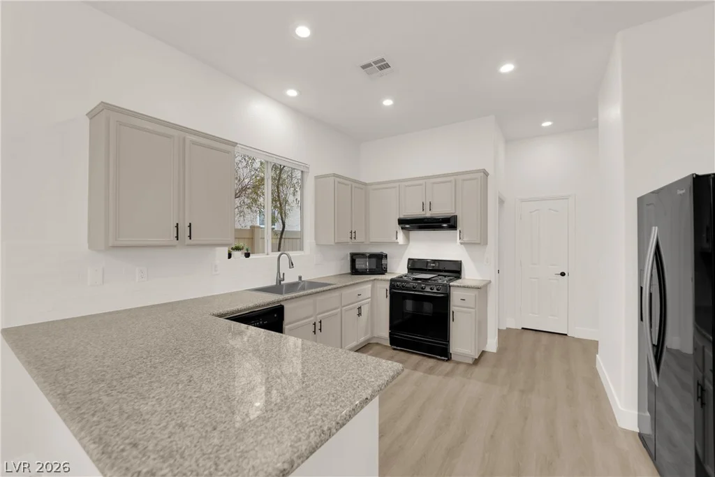 1529 Tillman Falls, Las Vegas, NV 89183