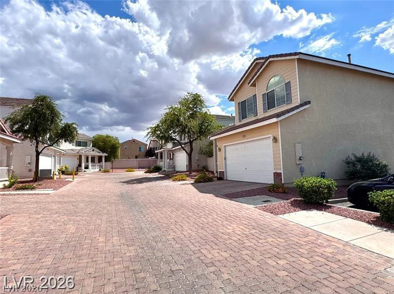 1529 Tillman Falls, Las Vegas, NV 89183