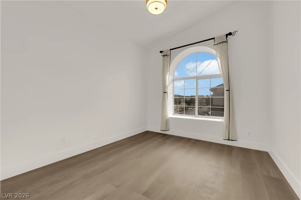1529 Tillman Falls, Las Vegas, NV 89183