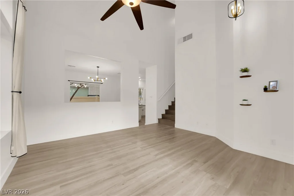 1529 Tillman Falls, Las Vegas, NV 89183