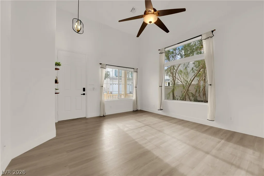 1529 Tillman Falls, Las Vegas, NV 89183