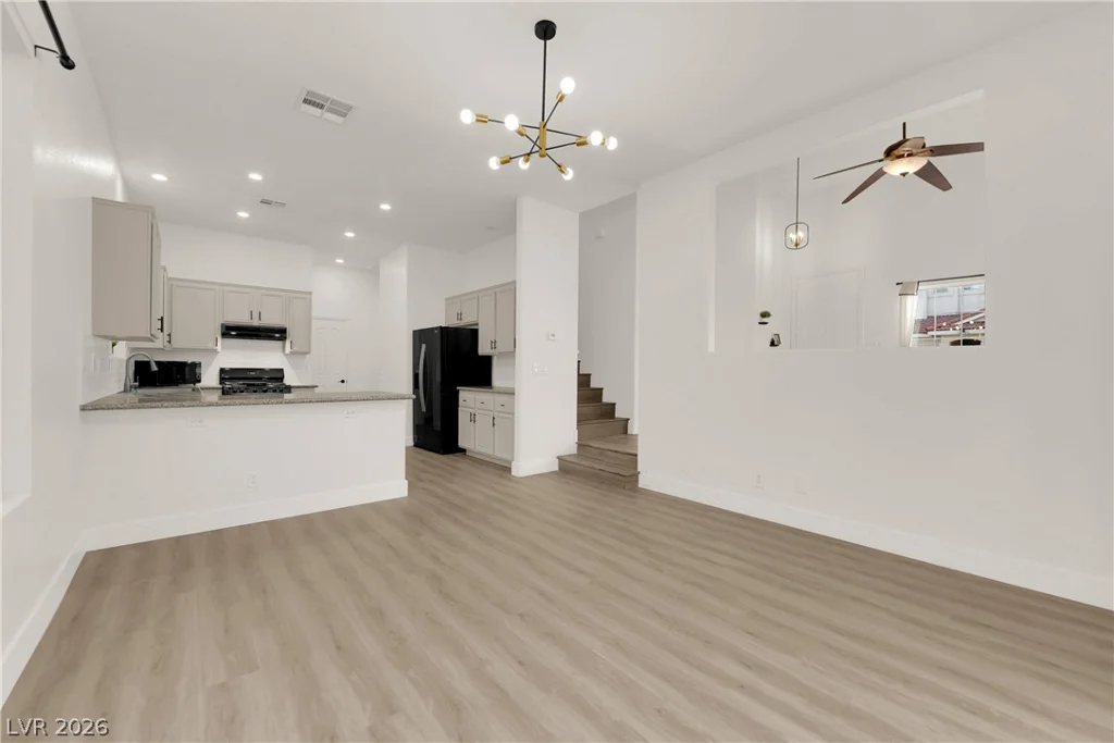 1529 Tillman Falls, Las Vegas, NV 89183